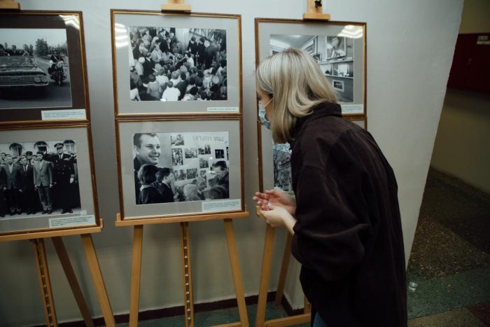В СГЮА открылась фотовыставка, посвященная Юрию Гагарину
