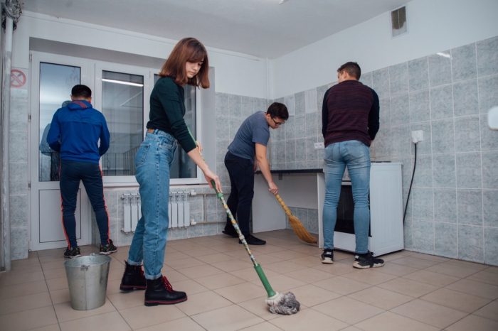 Студенты СГЮА провели генеральную уборку в общежитиях